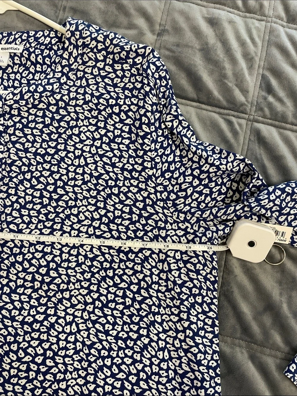 Amazon Essentials Navy/White Petals Blouse L - Picture 10 of 11